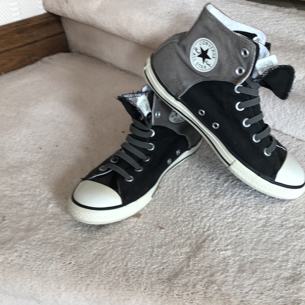 Converse Chuck Taylor high tops size 6 mens/7 1/2 women black/grey.